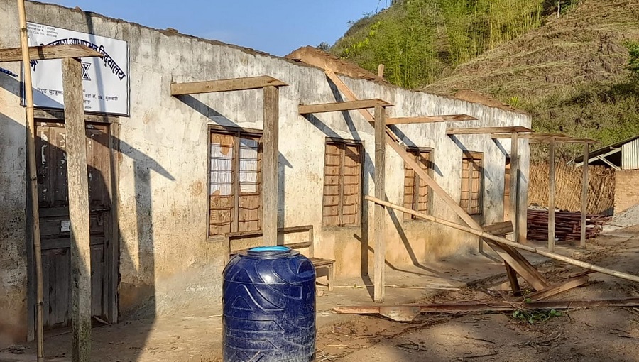 हावाहुरीबाट विद्यालयमा क्षति, पठनपाठन प्रभावित